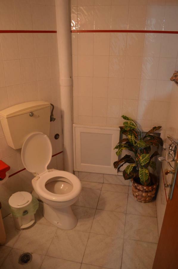 Apartment In The Center Of Aigio F מראה חיצוני תמונה
